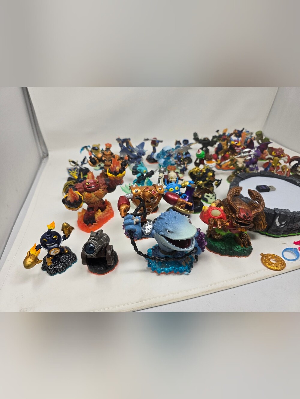 Huge Lot Of Activision Skylanders Figures Swap Force Action Figures Bag Stage - Picture 4 of 14